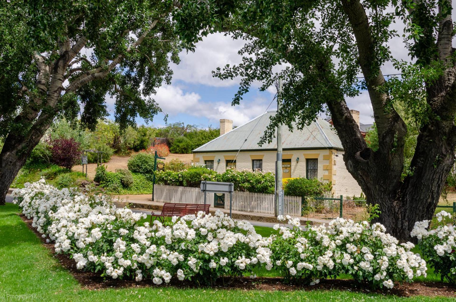 Bridge Cottages Sargeants & Armoury Cottages 1823 - History & Charm Річмонд Екстер'єр фото