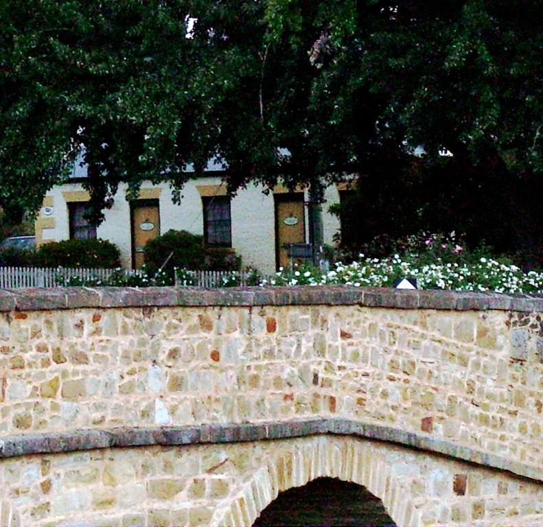Bridge Cottages Sargeants & Armoury Cottages 1823 - History & Charm Річмонд Екстер'єр фото