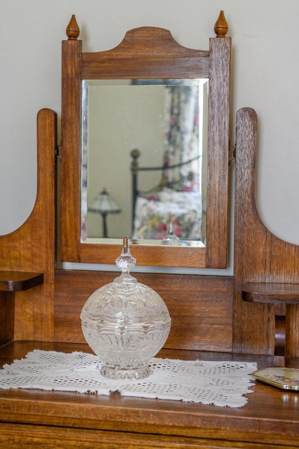 Bridge Cottages Sargeants & Armoury Cottages 1823 - History & Charm Річмонд Екстер'єр фото